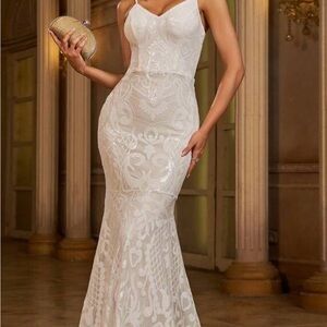Chic White Lace Maxi Dress
